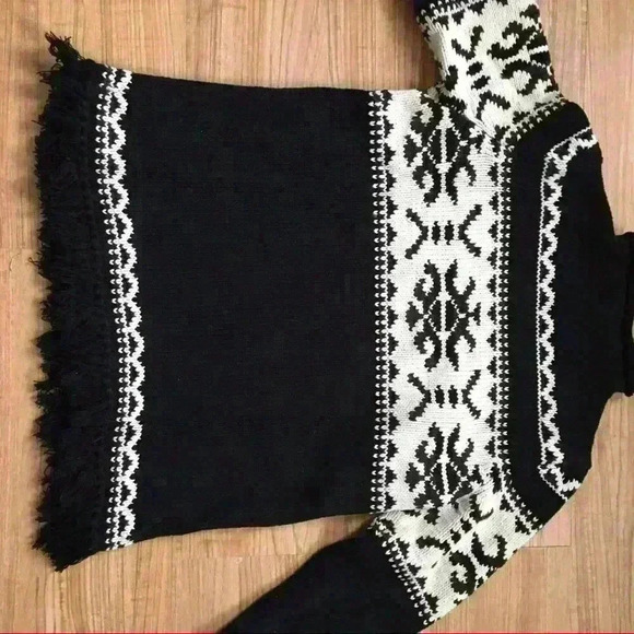 Jones NY winter print with fringed trim sweater Sz s - Picture 3 of 3